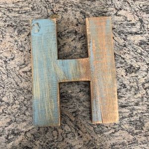Wooden H